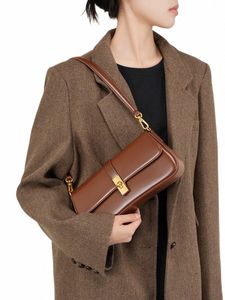 Cowhide Quality Baguetteバッグアンダーアーム本革の女性のバッグNEW HUNDREW and E SHOLDEND CROSSBODY BAG K2CW＃