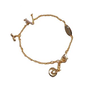 Women Designer Diamond Charm Armband Fashion Trendy Letter V Pendant Gold Jewelry Accessories