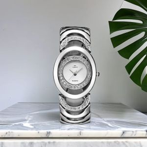 Relógio de quartzo de luxo GD Conjunto com shinestone formato circular mostrador eletroplato oco de quartzo de quartzo relógio para moda feminina