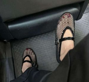 Versão superior dedo do pé redondo malha fivela de cinto sapatos de balé para mulheres ALA * fundo plano escavado Mary Jane sapatos únicos sapatos de rede de pesca gvczx