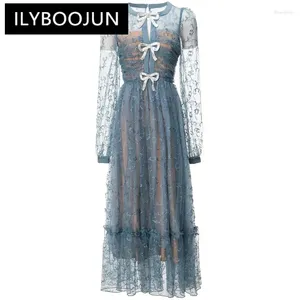 Casual Dresses Ilyboojun modedesigner Autumn Mesh broderi klänning kvinnor o-hals lykta ärmpärlor