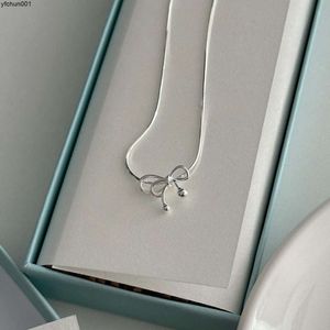 Takı 925 Sterling Gümüş Düzensiz Yay Kolye Kadın Niş Instagram Üst düzey Kilit Snake Kemik Zinciri Boyun