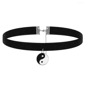 Choker Tai Chi Anhänger Samt Halsketten für Frauen Teens Mädchen Trendy Gothic Punk Schwarz Weiß Perlenkette Modeschmuck Geschenk