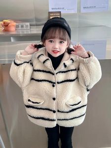 Jackets Winter Girls Lamb Fleece Coat Warm Baby In Children's Clothing Thicken Hooded Fashion Strip Girl Clothes
