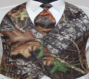 2017 Realtree Camo Damat Yelekleri Çiftlik Düğün Kamuflaj Yelekleri Erkekler İçin İnce Fit Erkek Yelekler Moda Damat Giyim Smokin Takım Kıyafet 2636927