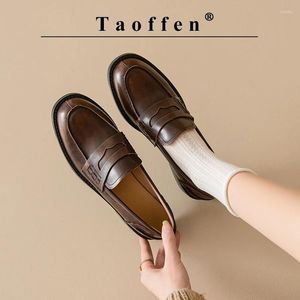 Casual skor taoffen kvinnor loafers äkta läder mjuk ensam rund tå slip på kontor lady platt mode brittisk stil