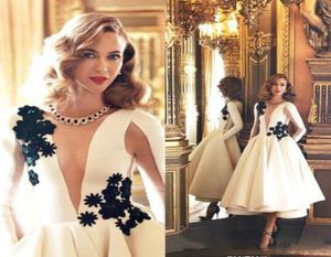 Elegant vit långärmad aftonklänningar ren hals svart spets applikation satin puffy te längd arabiska prom cocktail klänningar forma8625560