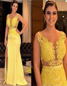 2022 Charming Yellow Mother of the Bride Dresses Lace Appliques Beaded Formal Split Satin Evening Gowns Wedding Guest Dress5534547