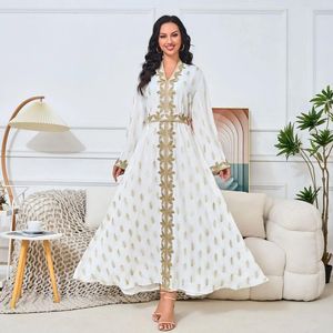 Ethnic Clothing The Middle East 2024 Fashion Dress Muslim Home Gowns Elegant White Painted Gold V-neck