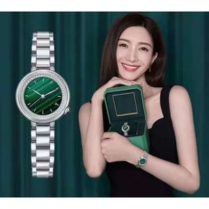 Nova tendência de transmissão ao vivo da família Luo pequeno relógio verde, mostrador com textura de pedra de ervilha, relógio feminino versátil