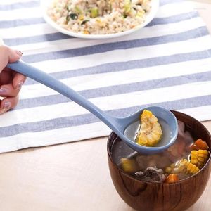 Cucchiai Stoviglie Paglia di grano Mestolo da zuppa 4 colori Manico lungo Cucchiaio di riso Pasto Cena Scoop Forniture da cucina per la casa Strumento di cottura