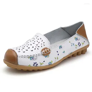 Walking Shoes Women Flower Hollow Wear Foot Stamping Shallow Round Head Flat Sports For Light Leather