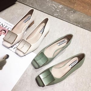 Casual Shoes Metal Square Buckle Mormor Kvinnor Sneakers Toe grunt Mockasins Femme Slip On Wood Heels Loafers Woman Flats 2024