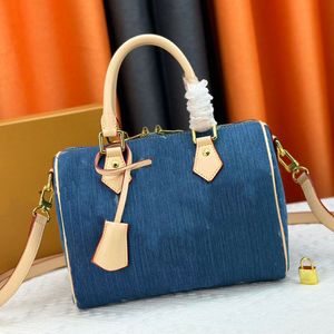 Luxury Designer Crossbody Cag Pillow Bag Womens High Quality Jacquard Denim Shoulder Bag Handbag Wallet Vintage Leather Embossed Tote Bag 25 Man Crossbody bag