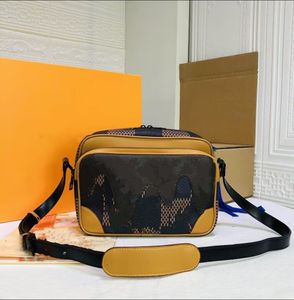 Genuine leather Luxurys Designers womens Shoulder Totes Clutch Cross Body handbags travel strap mini lady hand bag n40359