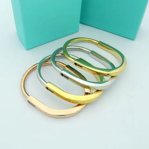 Designer Bracelet U Lock Gold Bracelets Fashion Gold Material Fashion Half Diamond Lock Bracelet Couples Sier Bracelettravel Party Holiday Gifts