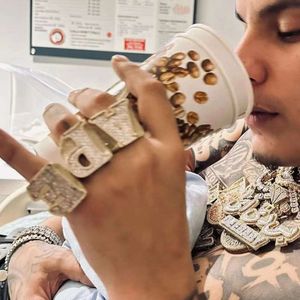 Lettera iniziale ghiacciata personalizzata VVS Baguette Moissanite Anello da uomo e S Sterling Sier Rappers Gioielleria raffinata hip-hop