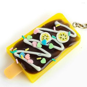 Dekorativa blommor PVC Imitation Ice Cream Keychain Yellow Chocolate Metal Buckle Pendant Filming Props Schoolbag Car Children's Toys