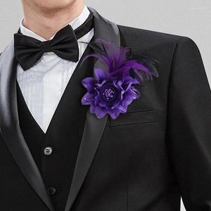 Broches 10 cores Feather Fable Flower Pins Cursage Handmade Men Men Wedding Party Lapel Jewelry Acessórios