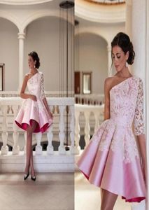 Novos vestidos de cocktail mini mini mulheres de um ombro de cetim rosa Apliques A Freats Pleats Prom Dresses Dress Vestido formal Homecomi5327347