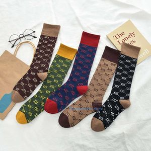 Designer Herren Socken Luxus Frauen Socken Winter warm verdickter gestickte Sportstrapte Baumwollsound klassische Meias 5 Paare viel Paare