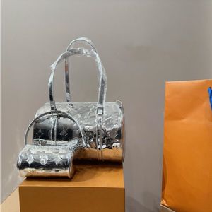 Louls Vutt Bag and Designer Makeup Patent Mirror Leather Cylinder Bag Women's Handbag 24SS ELEGANT BE AXAPHER PIDE CAN