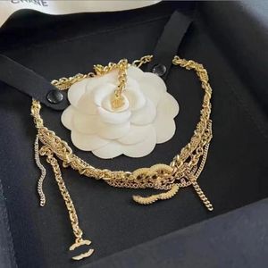 20style moda feminina designer colar cadeia letra 18K Gold banhado com pendente colares de jóias acessórios de jóias