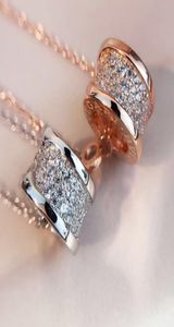 Populärt halsband lyxiga officiella reproduktioner diamanter hängen halsband toppkvalitet 18k guldpläterad kärleksserie avancerad aaaaa 5165133