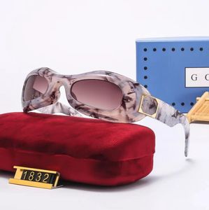 Óculos de sol femininos Marca de luxo da biblioteca feminina Óculos de sol Metal Frame Fashion Police Açúcar Óculos de sol vago Ouça