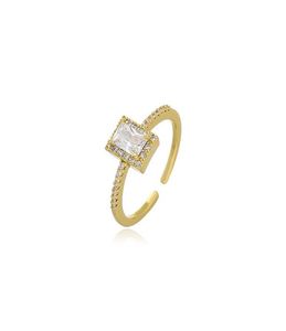 925 Srebrny CZ z bocznymi kamieniami pierścienia Pierścień Crystal Women039s Pierścienie zaręczynowe 3964869