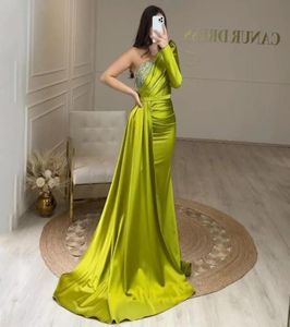 Olive zielone sukienki balowe seksowne jedno ramię z długim rękawem cekiny na top plis długie satynowe wieczorne okazje sukienki formalne vestidos3313811