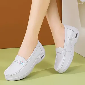 Повседневная обувь искренняя кожа Moccasins Women's Spring 2024 Высококачественные роскошные сухожили