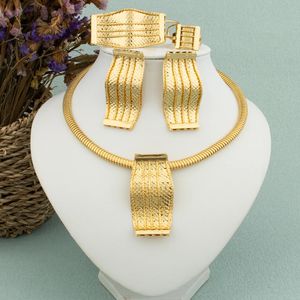 Dubaj biżuteria Zestaw Bransoletki Bransoletka Naszyjnik Naszyjnik Nigeria African Fashion Gold Gold Bride Biżuteria Weddna Prezent 240423