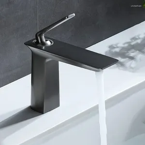 Bathroom Sink Faucets Fashion Design Brass Faucet Good Quality Copper Basin Mixer Tap One Handle Hole Cold Water