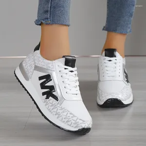 Casual Shoes Luxus Frühling Atmungsfreie Frauen -Running -Studenten Plattform Sneakers Mesh Shoe Fashion Lady Flats für Outdoor Sport