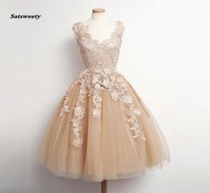 Fashion Champagne Lace Knee Length Graduation Kort klänning Applikationer Hemkommande klänning Junior High Graduation Dresses1958453