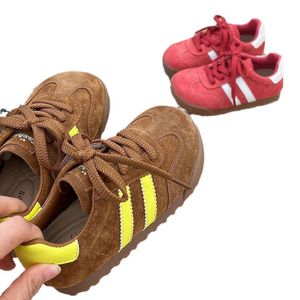 Barns tyska träningskor vår ny koreansk version av flickor mode mjuka ensamma casual skor pojkar brädskor vår och hösten enstaka skor