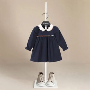 Mädchen im Herbstkleid mit rundem Hals Rüschen gestreiftes Langarm-Baumwollwäsche-A-Line-Kleid mit Rückenknöpfen für Kinder 2-7 Jahre 240511