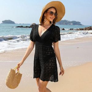 Para mulheres vestido de saia, smock de praia corrugada encobrir uma cintura elástica de pescoço profundo em pescoço acessível