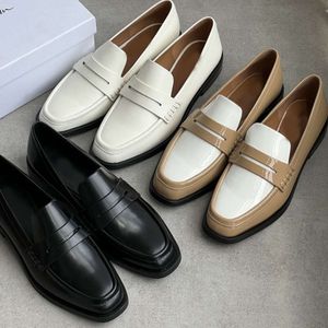 Lefu easy to put on with just one foot. They made of simple genuine leather, fashionable and high-end. Solid color mirrored small leather shoes are comfortable