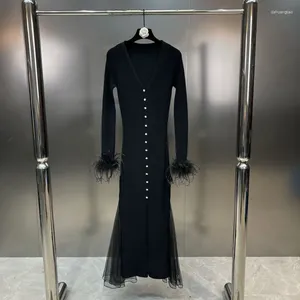 Günlük elbiseler prepomp prepomp bahar koleksiyonu yuvarlak boyun uzun kollu tüyler rhinestone düğmeleri örgü patchwork siyah ince örgü elbise gp154