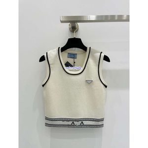 여자 탱크 탑 니트 티셔츠 디자이너 탑 여자 셔츠 여름 해변 휴가 스타일 편지 Jacquard Triangle Badge Tank Top 523776