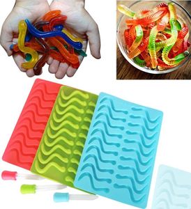 New 20 Cavity Snakes Worm Gummy Hard Candy Chocolate Silicone Soap Ice Tray Mold Baby Party Shower Cake Decorating Tools8204879