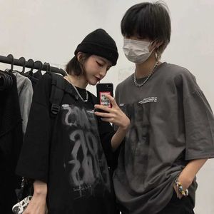 Men's T-Shirts Summer anime mens clothing couple top Y2K street clothing Grunge short sleeved T-shirt Harajuku oversized T-shirtL2405