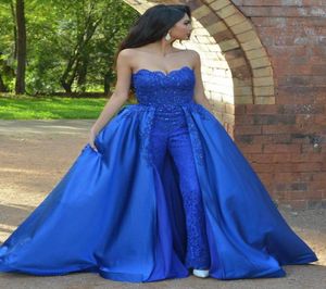 Royal Blue Jumpsuits Lace Prom Dresses Axless Neck Poed Overkirt aftonklänningar Vestidos de Fiesta Sweep Train Appliced ​​Form9723800