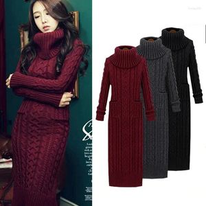 Vestidos casuais Mulheres malha de inverno 2024 Europa Turtleneck de manga longa vestido de suéter maxi quente e feminino L-66