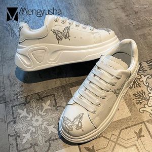 Scarpe casual Creepers piccolo bianco per le donne riflettono mocassini leggeri farfalle muffinsinea sneaker piattaforma piattaforma