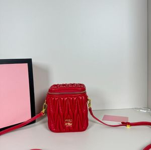 Kvinnor mini rosa cross body väska designer klassisk veckad tråd kosmetiska väskor äkta läder makeup väska trendiga gyllene bokstäver handväskor