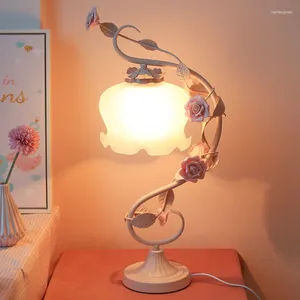 Table Lamps Sweet And Romantic Rose Idyllic Princess Iron Lamp For Bedroom Bedside Home Decoration Artistic Night
