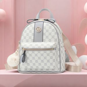 Großhandel Damen-Umhängetasche Leichtes Kear-resistent bedrucktes Kontrast Leder Freizeit-Reise-Rucksack süßer und schöner Pelz Ball Anhänger Modehandtasche 9944#